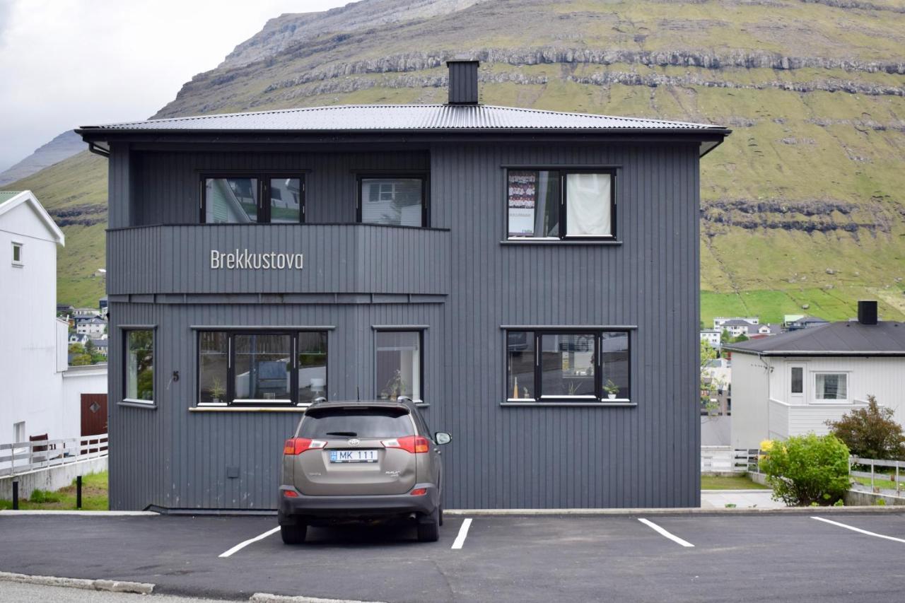 Brekkustova - Modern, Cosy And Spacious Apartment Klaksvík Exterior foto